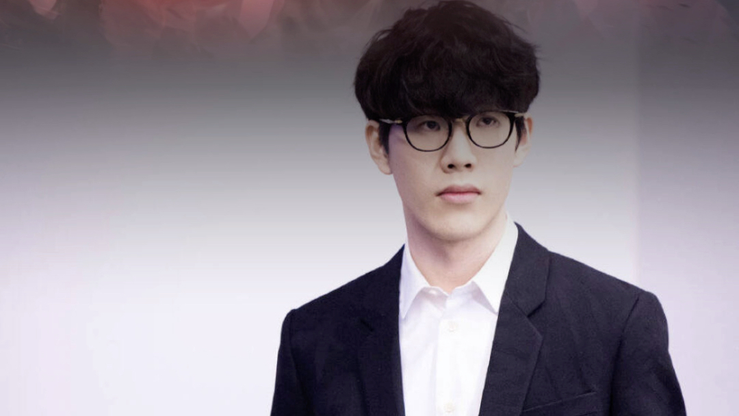 更象征着他 更象征着他